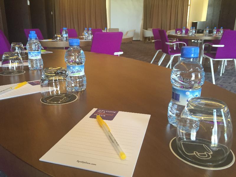 하얏트 플레이스 타가주트 베이 호텔 외부 사진 Meeting room at the hotel